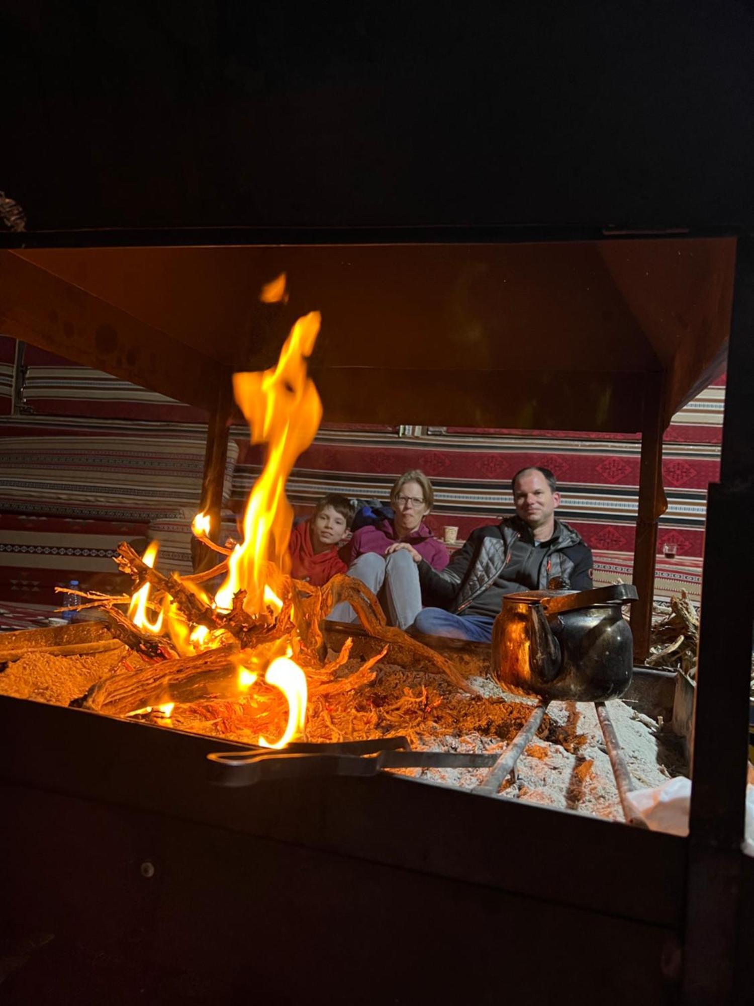 Bedouin Traditions Camp ワディ ・ラム エクステリア 写真