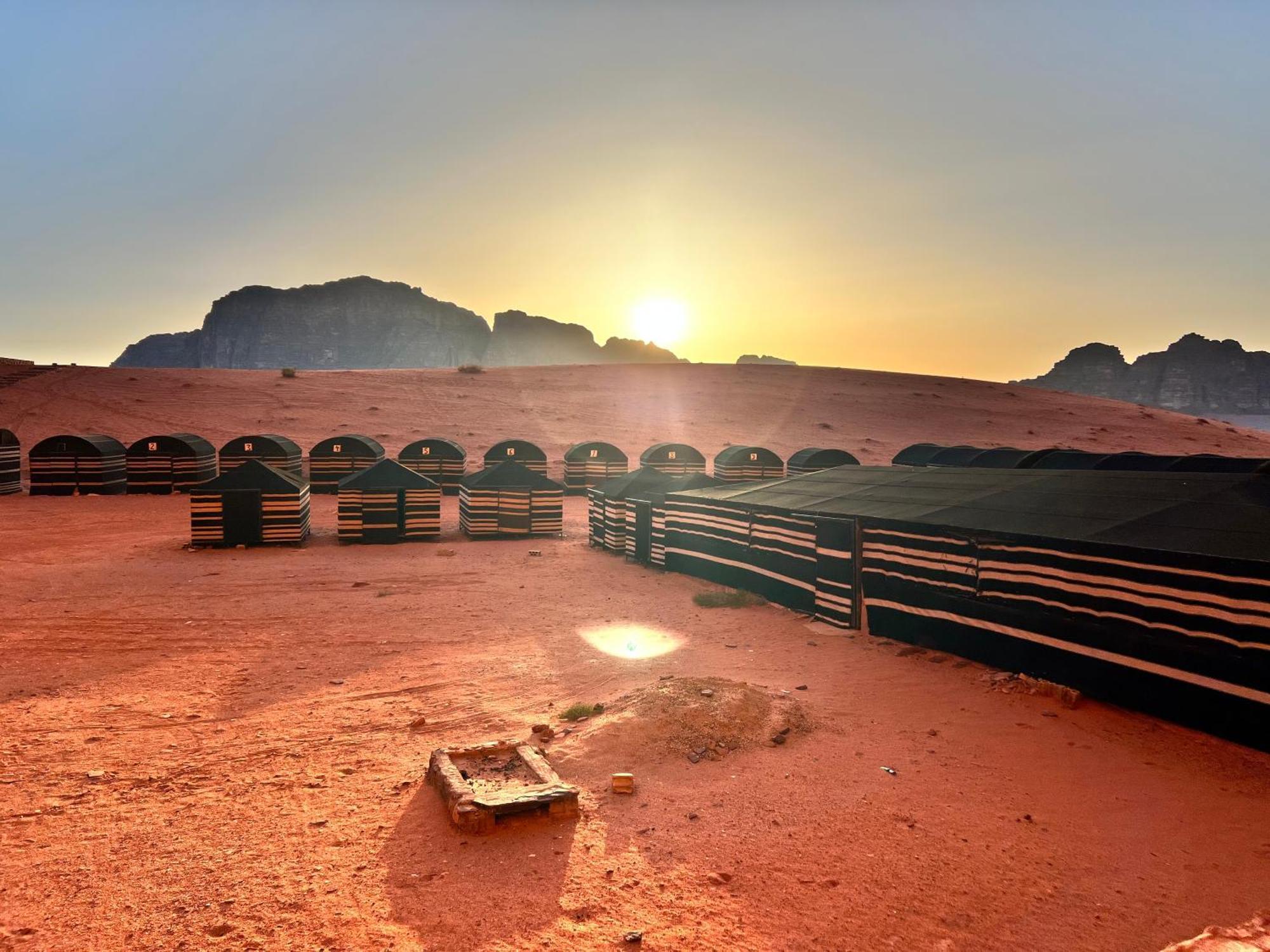 Bedouin Traditions Camp ワディ ・ラム エクステリア 写真